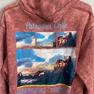 National Geographic sweatshirt